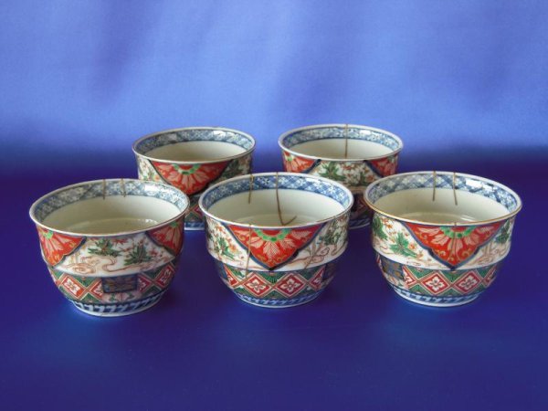 Photo1: Set of five Mukozuke (cups) with design of pine tree, bamboo and plum, Old Imari porcelain (1)