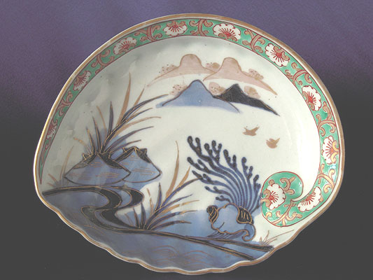 Abalone shaped plate with design of shell, Old Imari porcelain