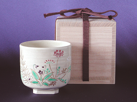 Mukozuke (cup) with design of wild grass by Kichibe Iwakurasan, Kyoto pottery
