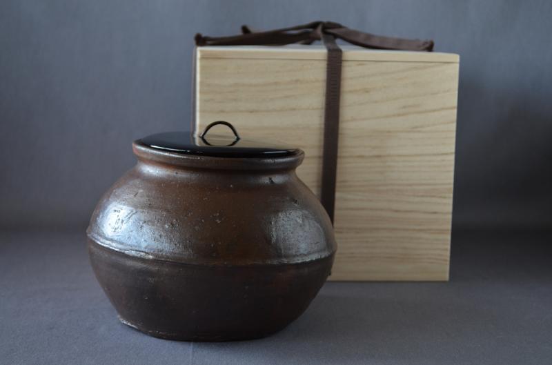 Mizusashi, Old Karatsu pottery