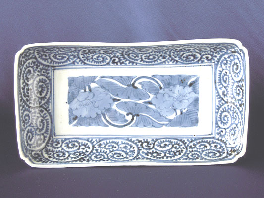 Long plate with design of peonies and arabesque pattern, Old Imari porcelain