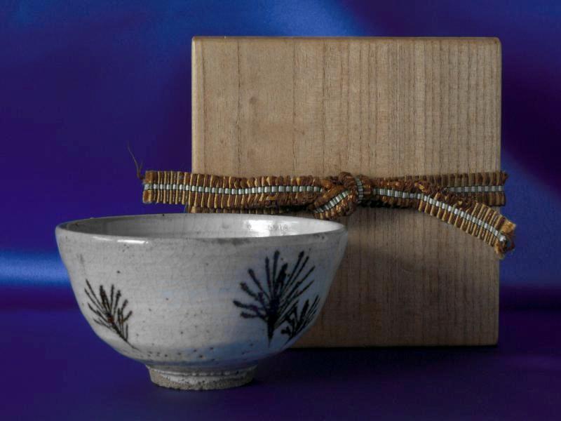 Small Chawan with design of pine needles, Old Kiyomizu Style, Kyoto pottery