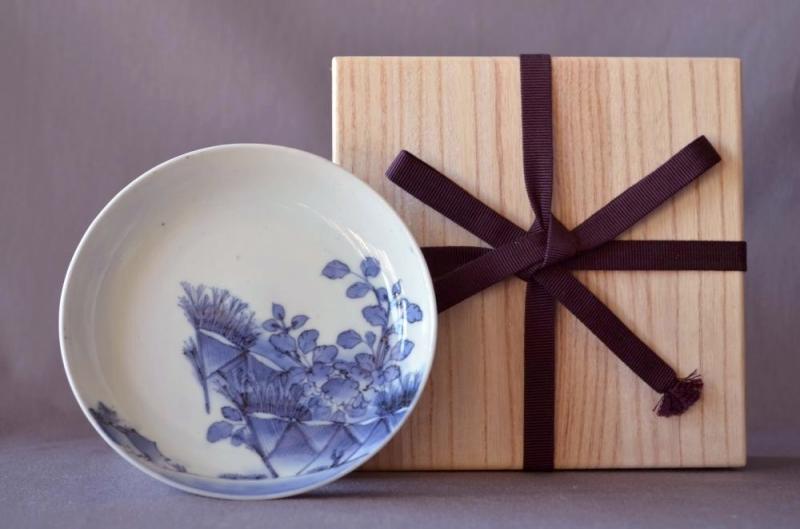 Small plate with design of brushwood fence, Blue Old Kutani Style, Old Imari porcelain